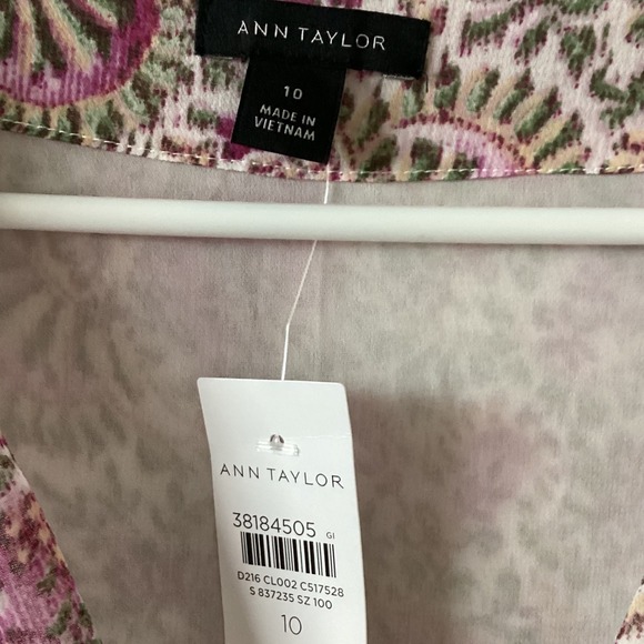 Ann Taylor Floral Sleeveless Ruched Midi Dress Sz 10 Pink Green Printed VNeck - Picture 2 of 8